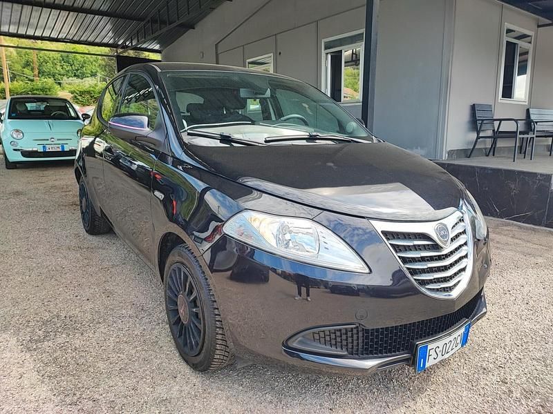 Usata Lancia Ypsilon S 95 CV (69 kW) 2013 Nero Utilitaria
