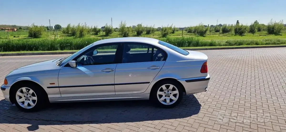 Usata BMW 2000 150 CV (110 kW) 1998 Grigio Berlina