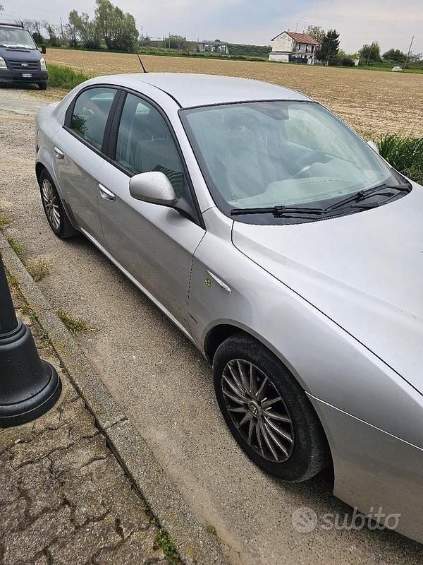 Usata Alfa Romeo 159 150 CV (110 kW) 2006 Grigio Berlina