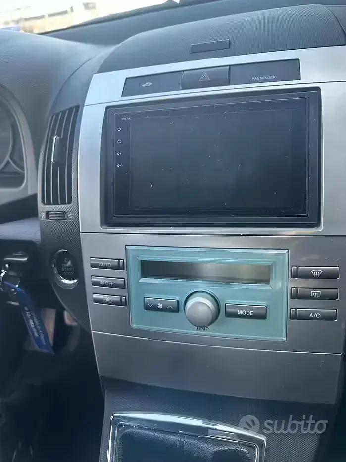 Usata Toyota Corolla 129 CV (94 kW) 2005 Grigio Monovolume