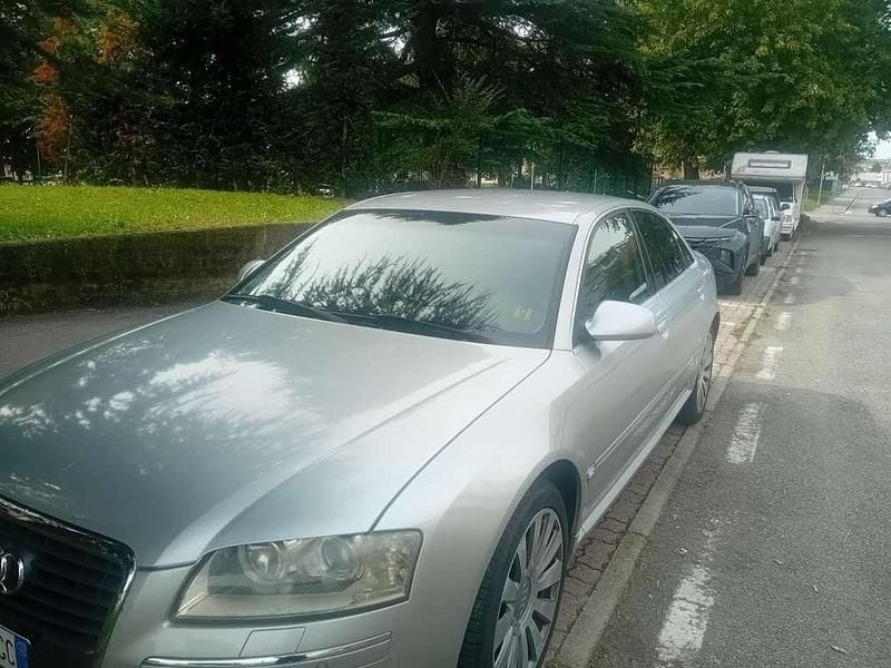 Usata 2006 Audi A8 Berlina | 7500 € (Super prezzo) - Immagine 1/4