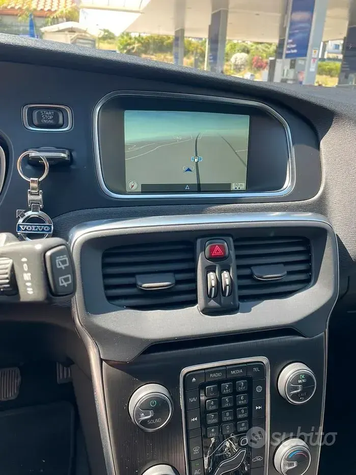 Usata Volvo V40 115 CV (84 kW) 2014 Grigio Berlina