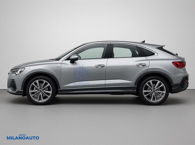 Usata Audi Q3 Sportback S-Line 200 CV (147 kW) 2023 Argento SUV