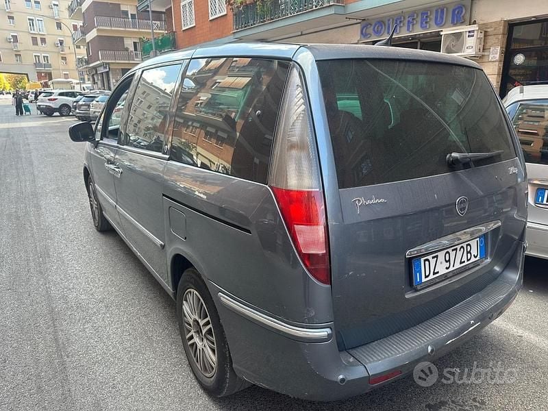 Usata Lancia Phedra 170 CV (125 kW) 2010 Grigio Monovolume