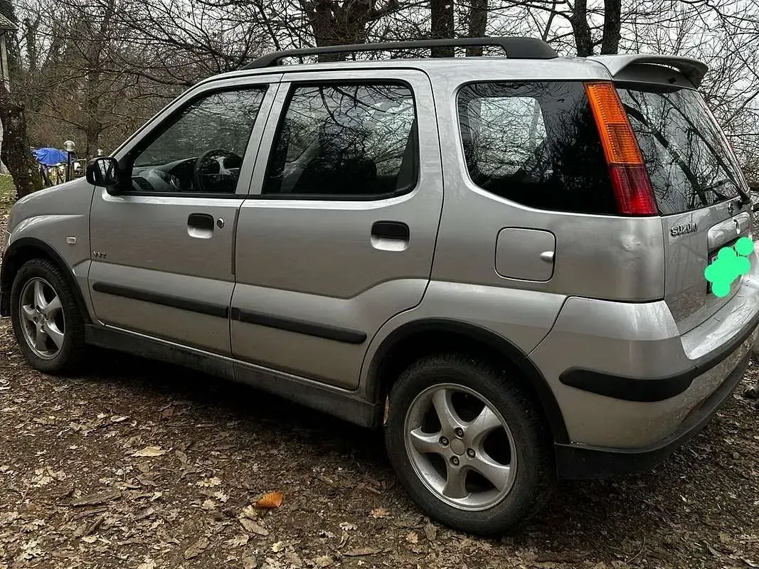 Usata Suzuki Ignis 99 CV (72 kW) 2005 Argento Utilitaria