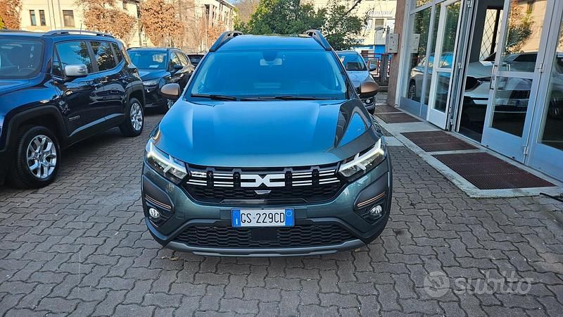 Usata Dacia Jogger Extreme 110 CV (80 kW) 2024 Verde Monovolume
