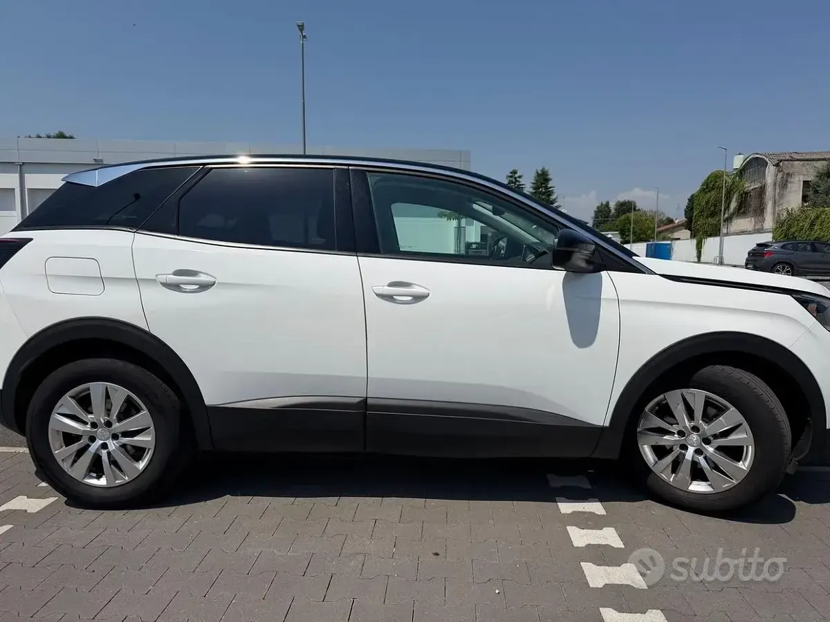 Usata Peugeot 3008 Active 130 CV (95 kW) 2018 Grigio SUV