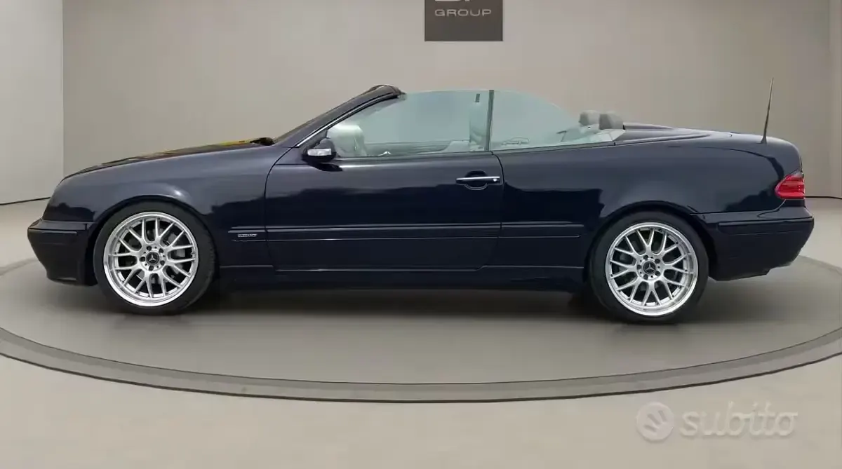 Usata Mercedes CLK320 218 CV (160 kW) 2001 Blu Cabrio