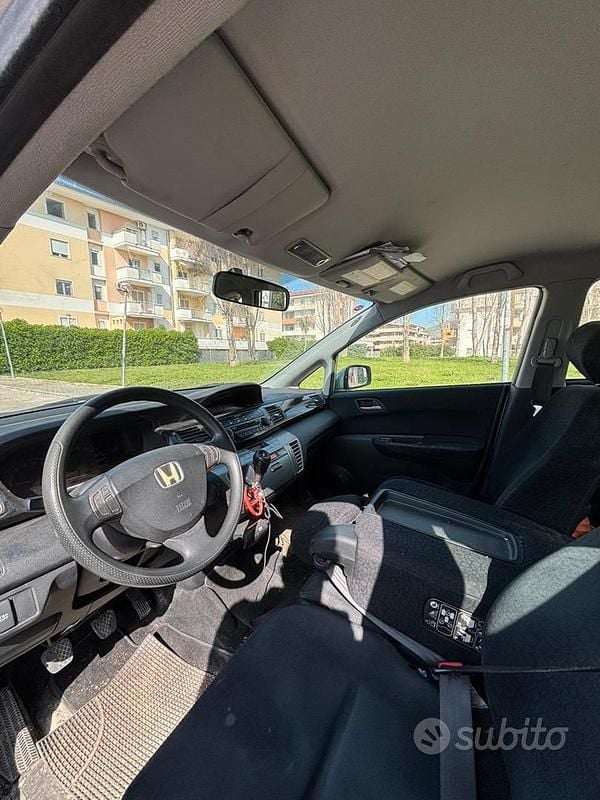 Usata Honda FR-V 140 CV (102 kW) 2007 Monovolume
