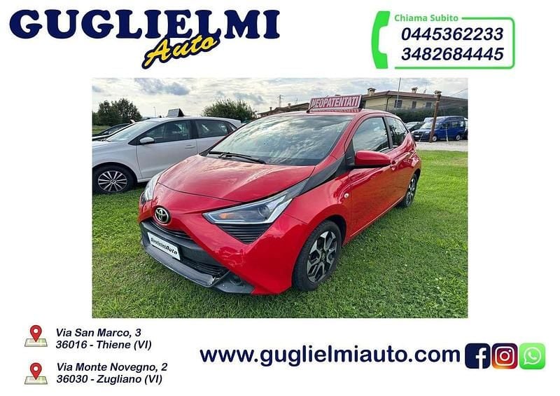 Rosso Usata 2021 Toyota Aygo Connect Style Due volumi | 12.500 € (Buon prezzo) - Immagine 1/3