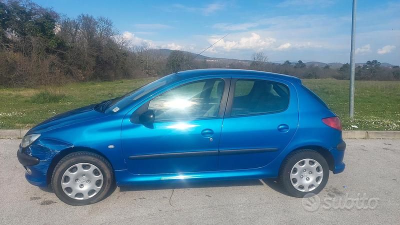 Usata Peugeot 206 2005 Blu Utilitaria