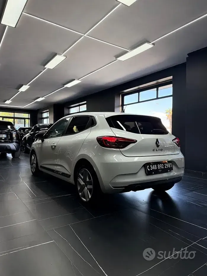Usado Renault Clio V Intens 86 HP (63 kW) 2020 Branco Sedan