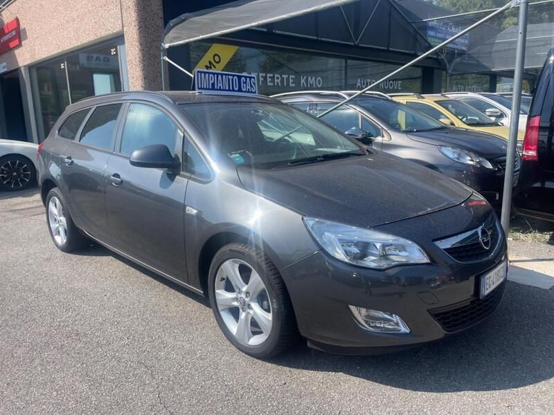 Usata Opel Astra 116 CV (85 kW) 2011 Grigio Station wagon