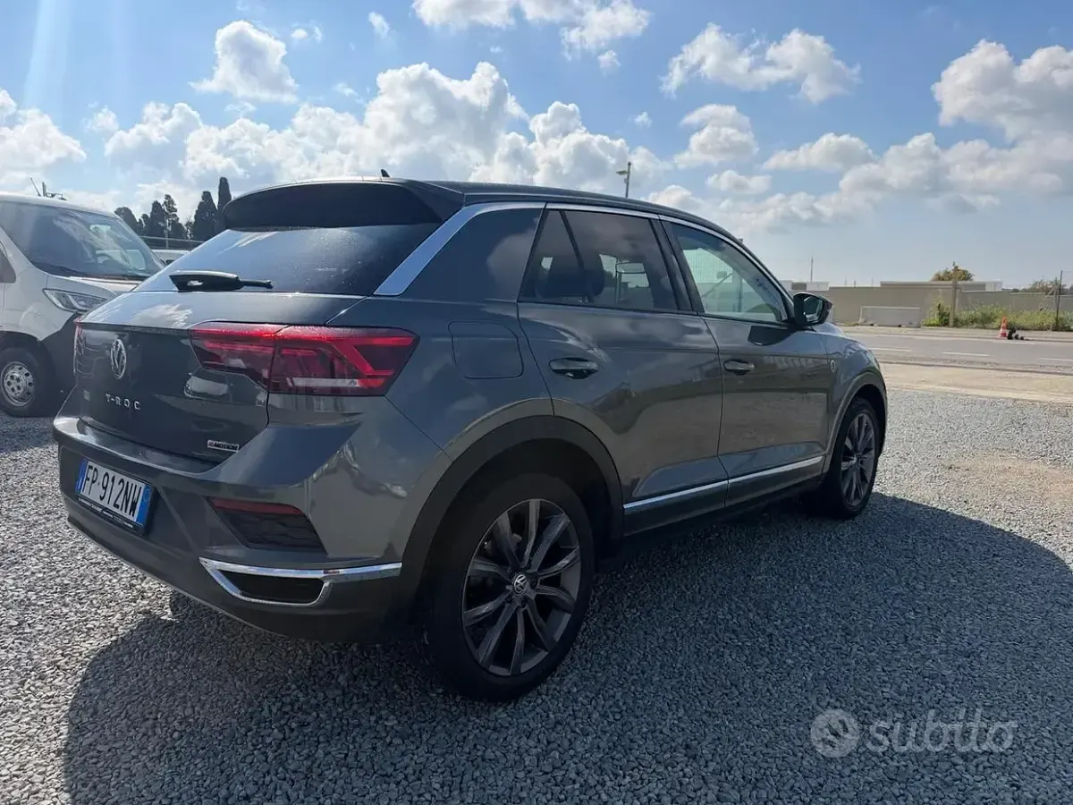 Usata VW T-Roc 150 CV (110 kW) 2018 Grigio SUV