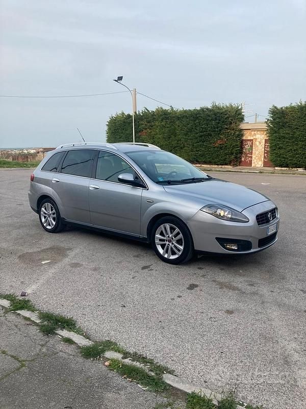 Grigio Usata 2008 Fiat Croma Tre volumi | 2900 € (Molto cara) - Immagine 1/4