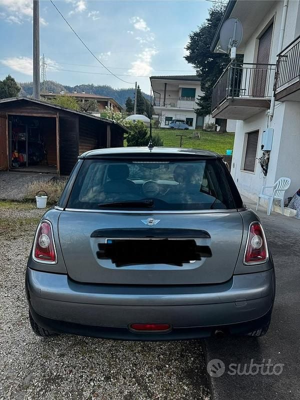 Usata Mini ONE 75 CV (55 kW) 2009 Utilitaria