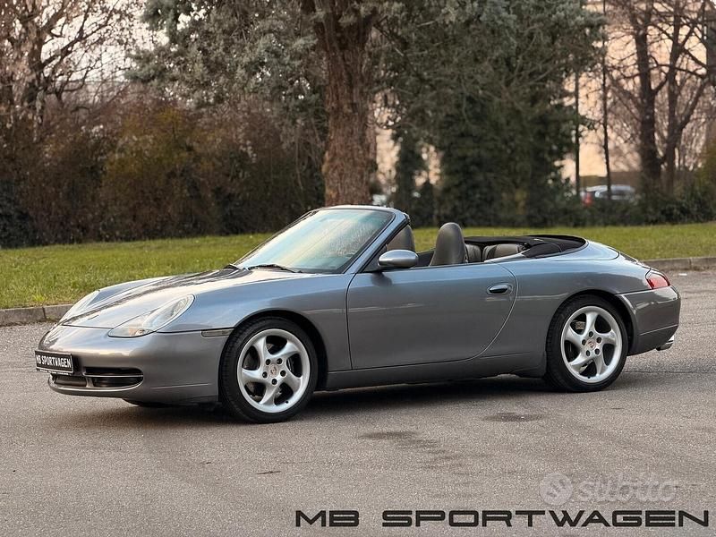 Usata Porsche 996 300 CV (220 kW) 2001 Grigio Cabrio