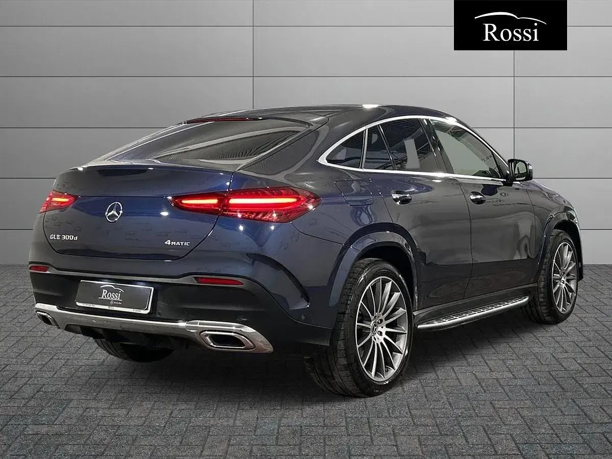 Usata Mercedes GLE300 Advanced Plus 269 CV (197 kW) 2024 Blu metallizzato SUV