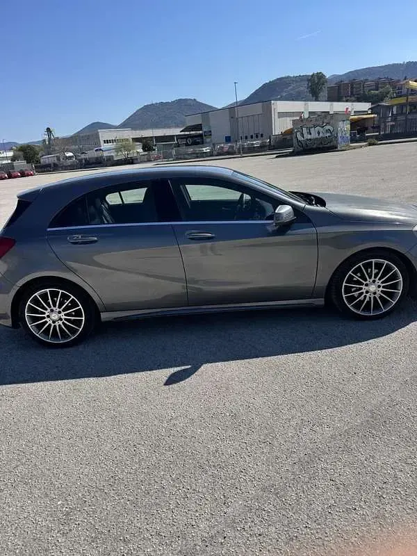 Usata Mercedes A180 Premium 109 CV (80 kW) 2014 Berlina