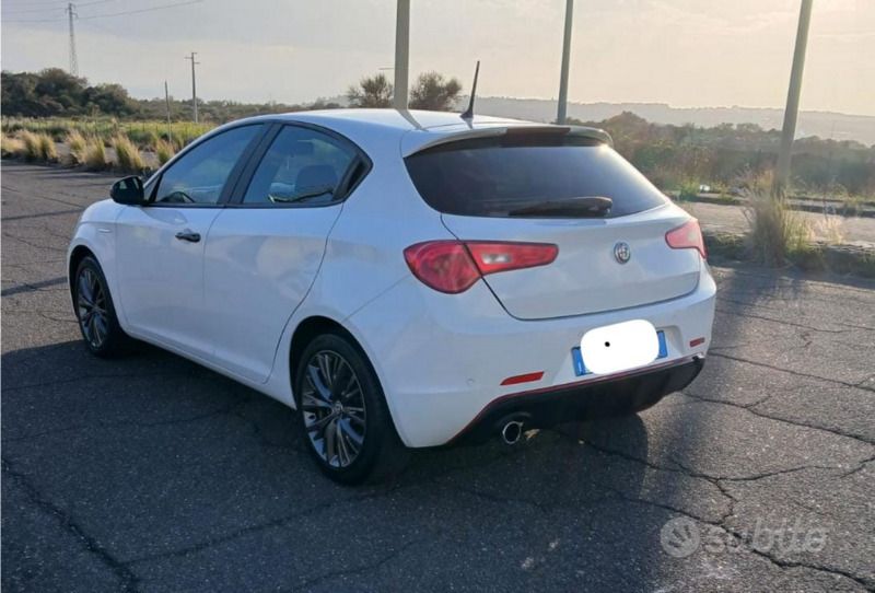 Usata Alfa Romeo Giulietta 105 CV (77 kW) 2016 Bianco Utilitaria