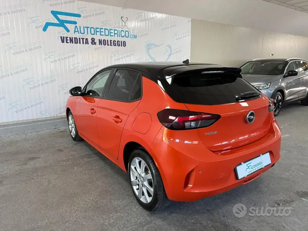 Usata Opel Blitz Edition 102 CV (75 kW) 2022 Arancione Berlina