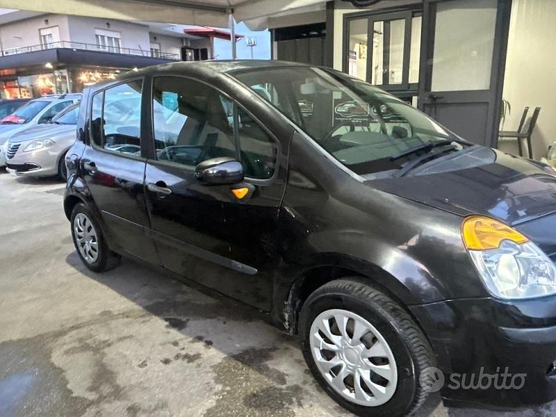 Usata Renault Modus Luxe 74 CV (54 kW) 2005 Nero Monovolume