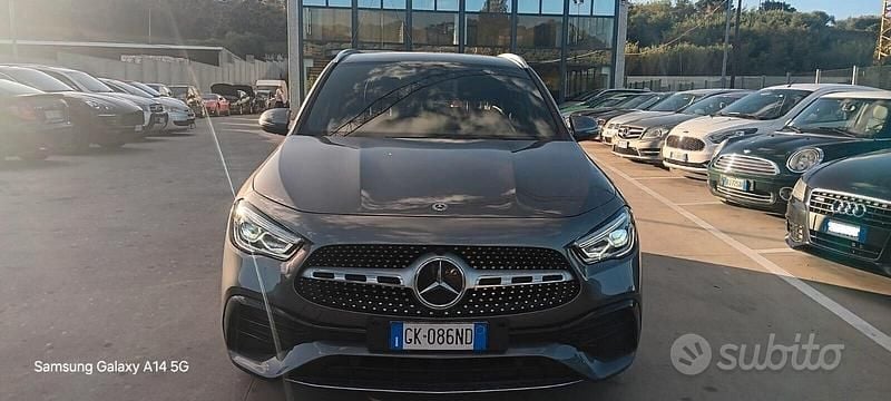 Grigio Usata 2022 Mercedes GLA180 Premium SUV | 34.000 € (Buon prezzo) - Immagine 1/4