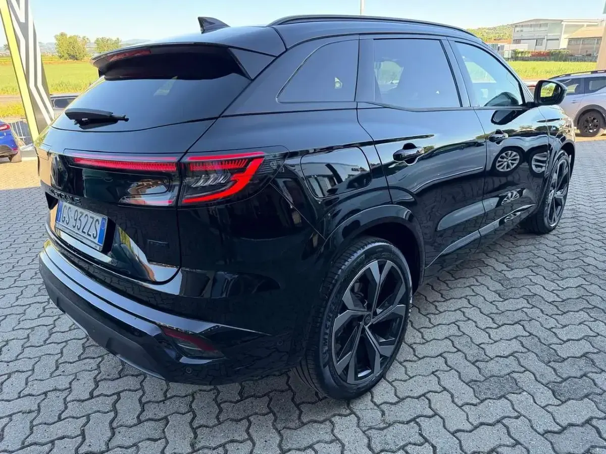 Usata Renault Austral Iconic Esprit Alpine 199 CV (146 kW) 2024 Nero SUV