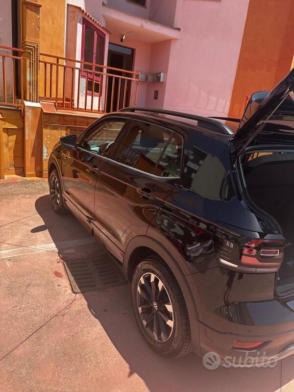Usata VW T-Cross Sportline 110 CV (80 kW) 2023 Nero SUV