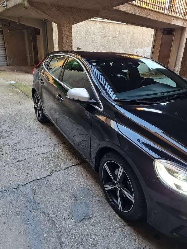 Usata Volvo V40 R-Design 120 CV (88 kW) 2017 Berlina