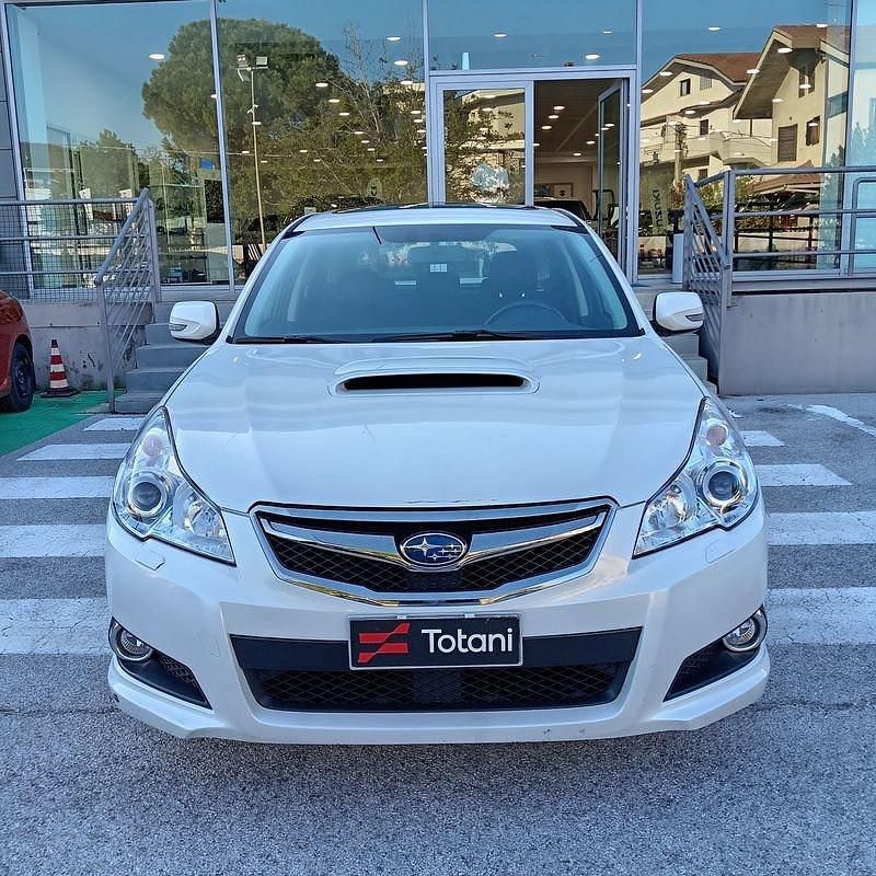 Usata Subaru Legacy Sport 150 CV (110 kW) 2010 Bianco Station wagon