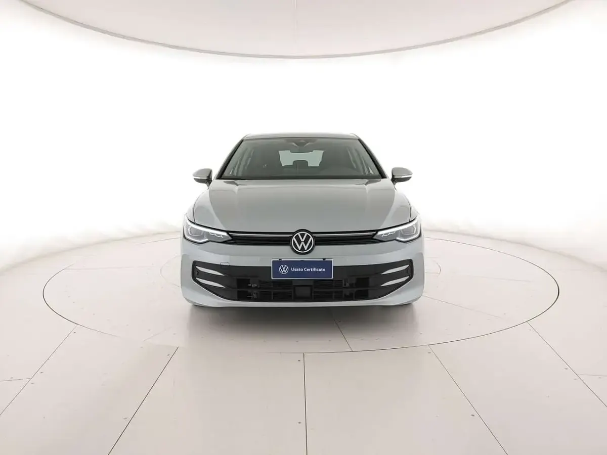 Usata VW Golf VIII Edition 150 CV (110 kW) 2024 Dolomite silver metallizzato Berlina