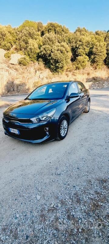 Usata 2019 Kia Rio Due volumi | 6999 € (Ottimo prezzo) - Immagine 1/4