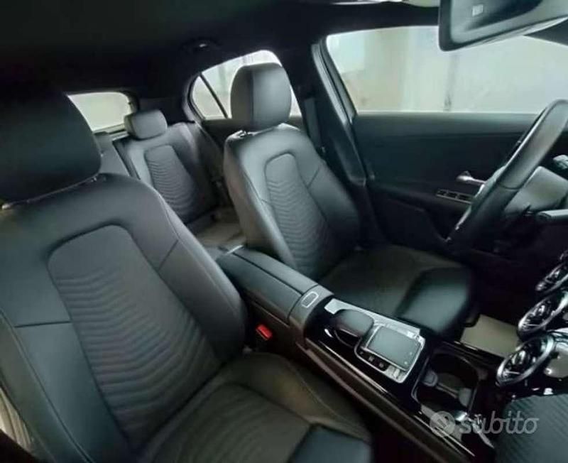 Usata Mercedes A180 Business 116 CV (85 kW) 2018 Grigio Berlina