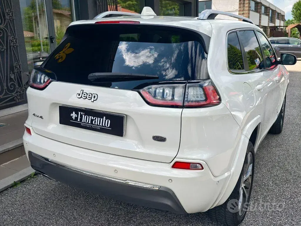 Usata Jeep Cherokee Overland 194 CV (142 kW) 2019 Bianco SUV