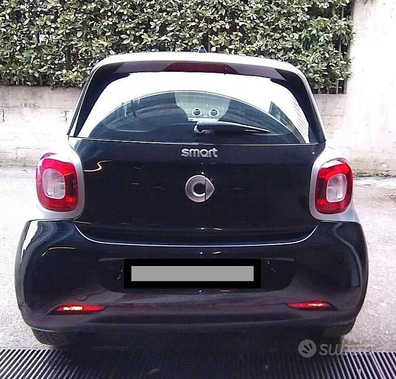 Usata Smart ForFour Passion 70 CV (51 kW) 2015 Nero Utilitaria