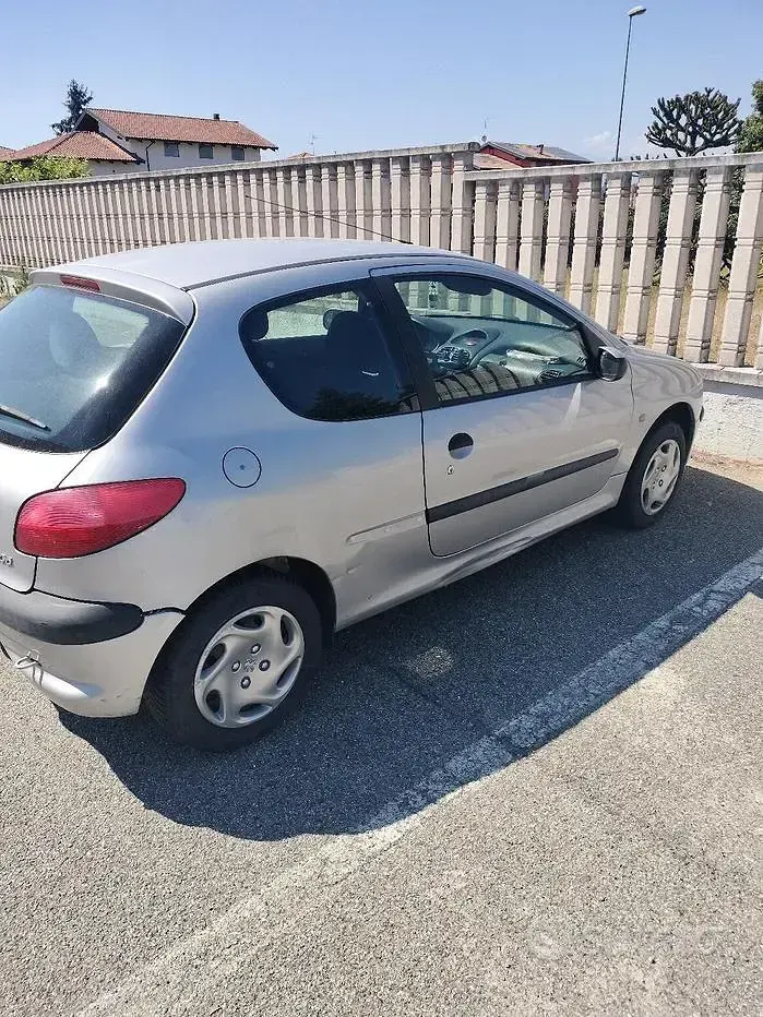 Usata Peugeot 206 75 CV (55 kW) 2000 Grigio Berlina