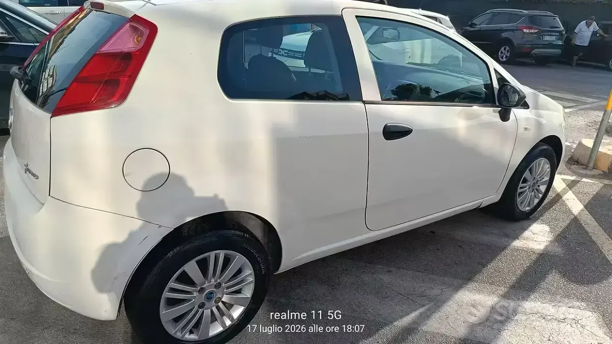 Usata Fiat Grande Punto 69 CV (50 kW) 2012 Bianco Utilitaria