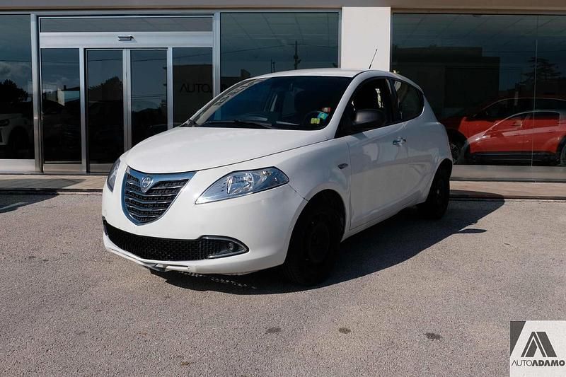 Bianco Usata 2016 Lancia Ypsilon Silver Due volumi | 9500 € (Cara) - Immagine 1/1