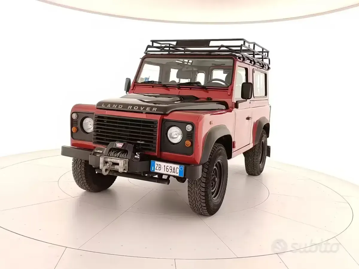 Usata Land Rover Defender 122 CV (89 kW) 2012 Rosso SUV