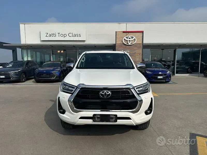 Nuova Toyota HiLux Executive 150 CV (110 kW) 2026 Bianco Pick-up