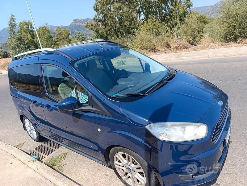 Usata Ford Courier 2016 Blu Monovolume