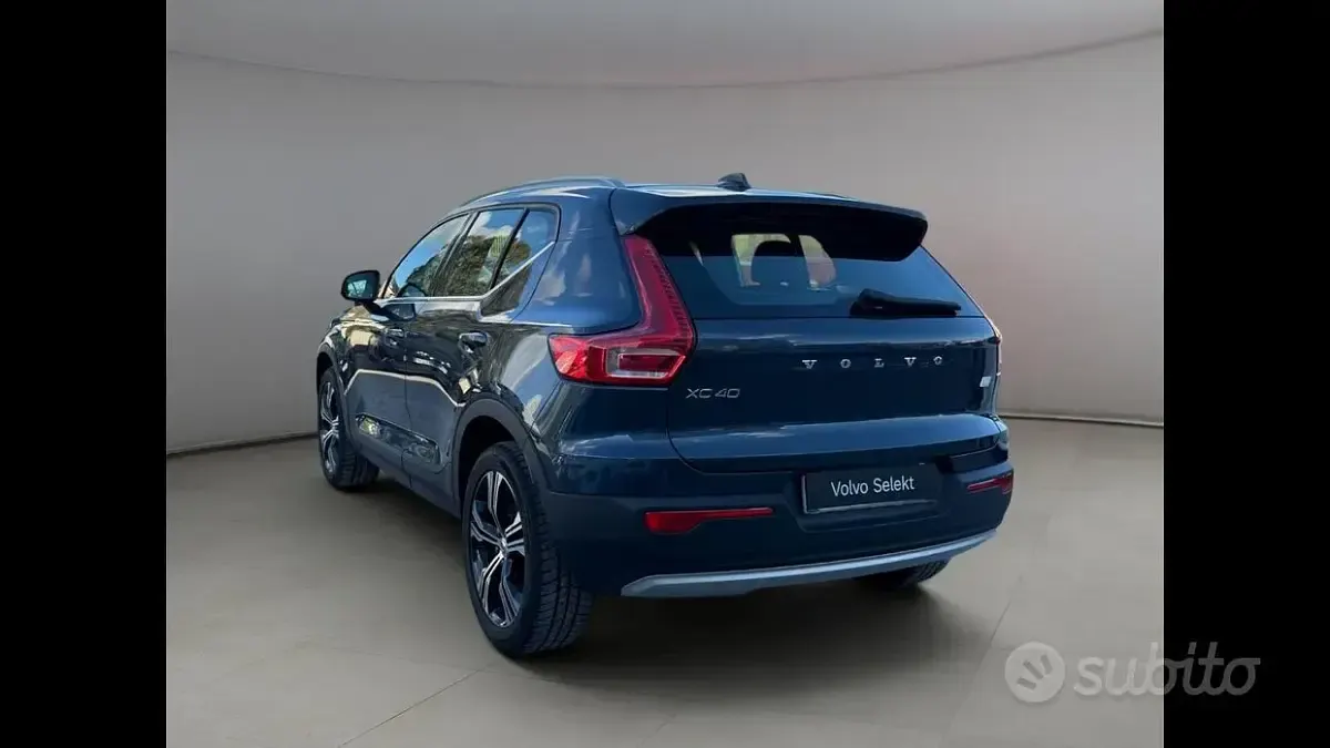 Usata Volvo XC40 Inscription 155 CV (114 kW) 2021 Blu SUV