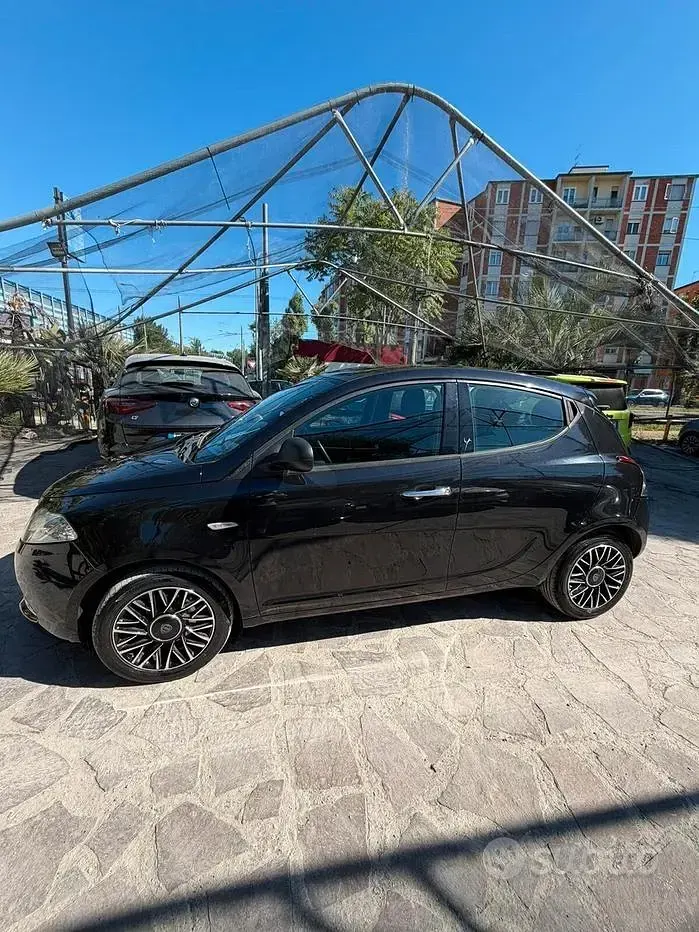 Usata Lancia Ypsilon S 95 CV (69 kW) 2017 Nero Utilitaria