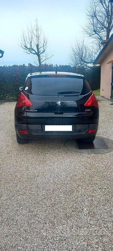 Usata Peugeot 3008 115 CV (84 kW) 2013 Nero Station wagon