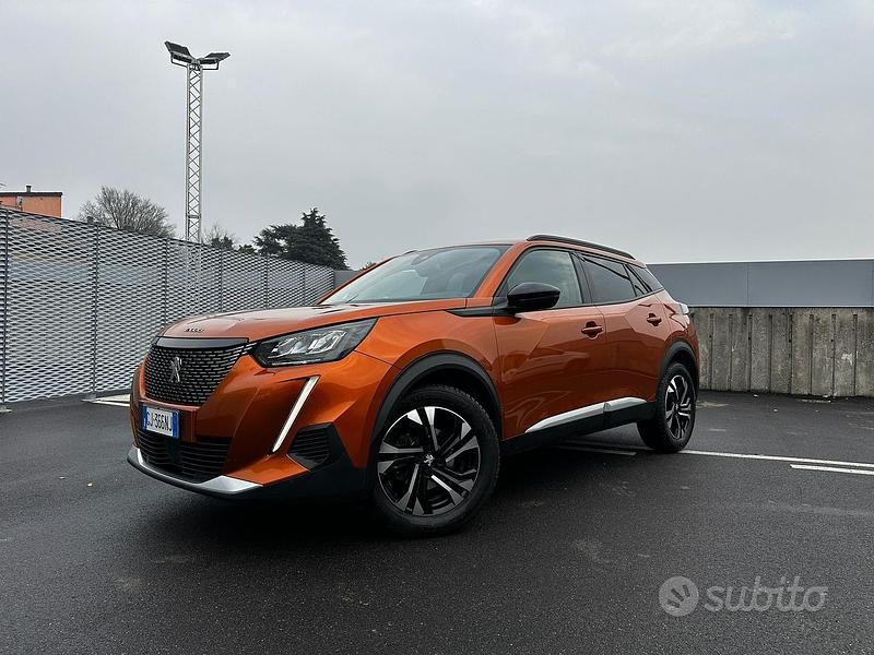 Usata Peugeot 2008 131 CV (96 kW) 2022 SUV