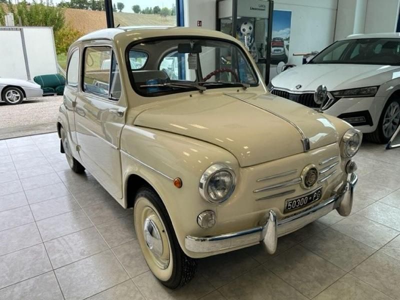 Usata Fiat 600 La Prima 31 CV (22 kW) 1961 Bianco Berlina