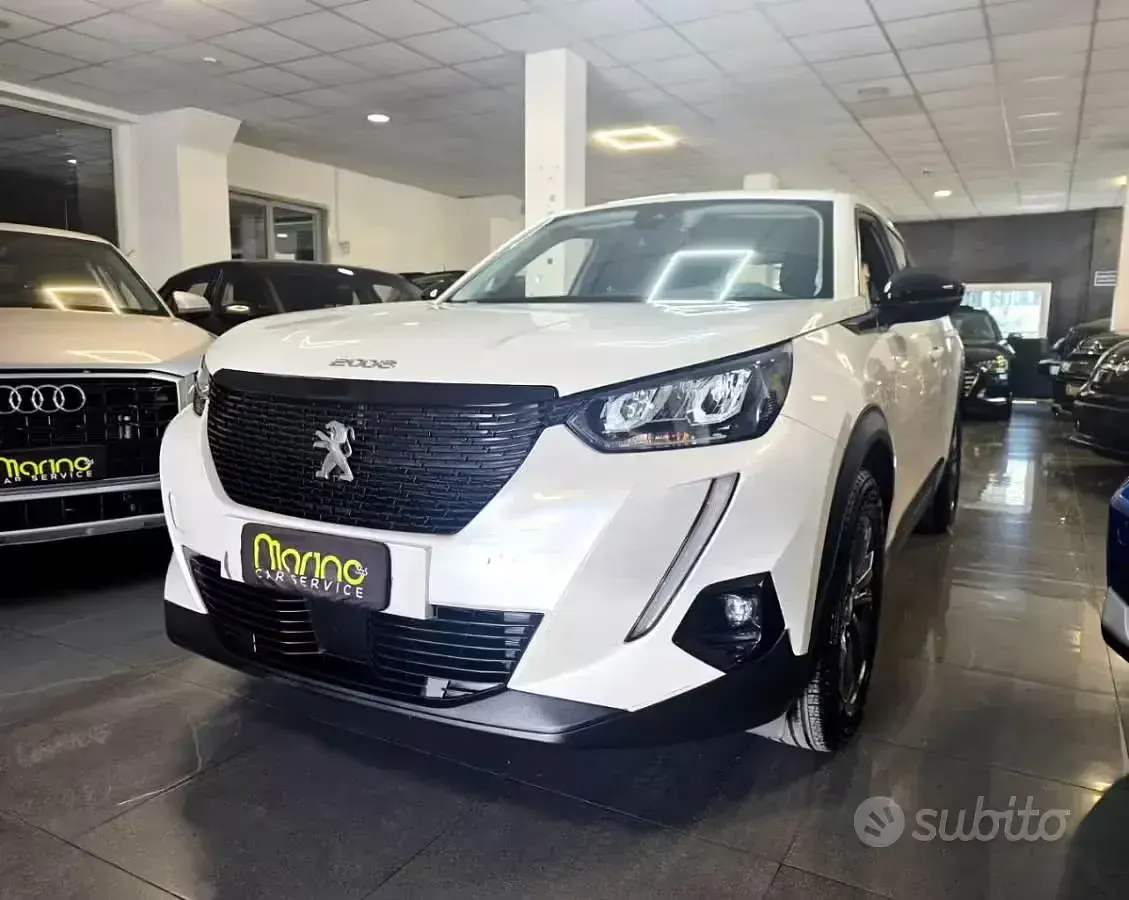 Usata Peugeot 2008 Active 110 CV (80 kW) 2022 Bianco SUV