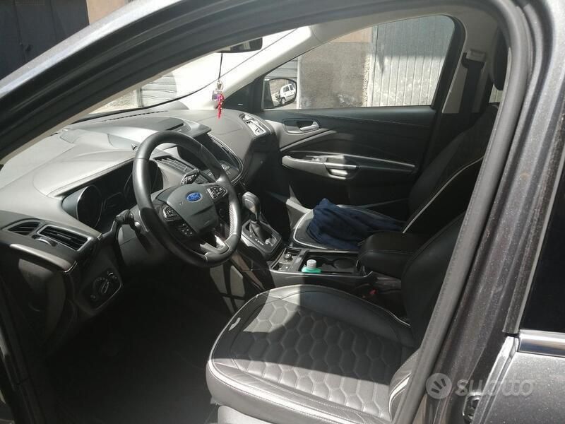 Usata Ford Kuga 150 CV (110 kW) 2018 Grigio SUV