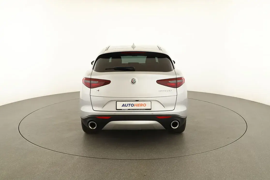 Usata Alfa Romeo Stelvio Executive 210 CV (154 kW) 2018 Grigio SUV